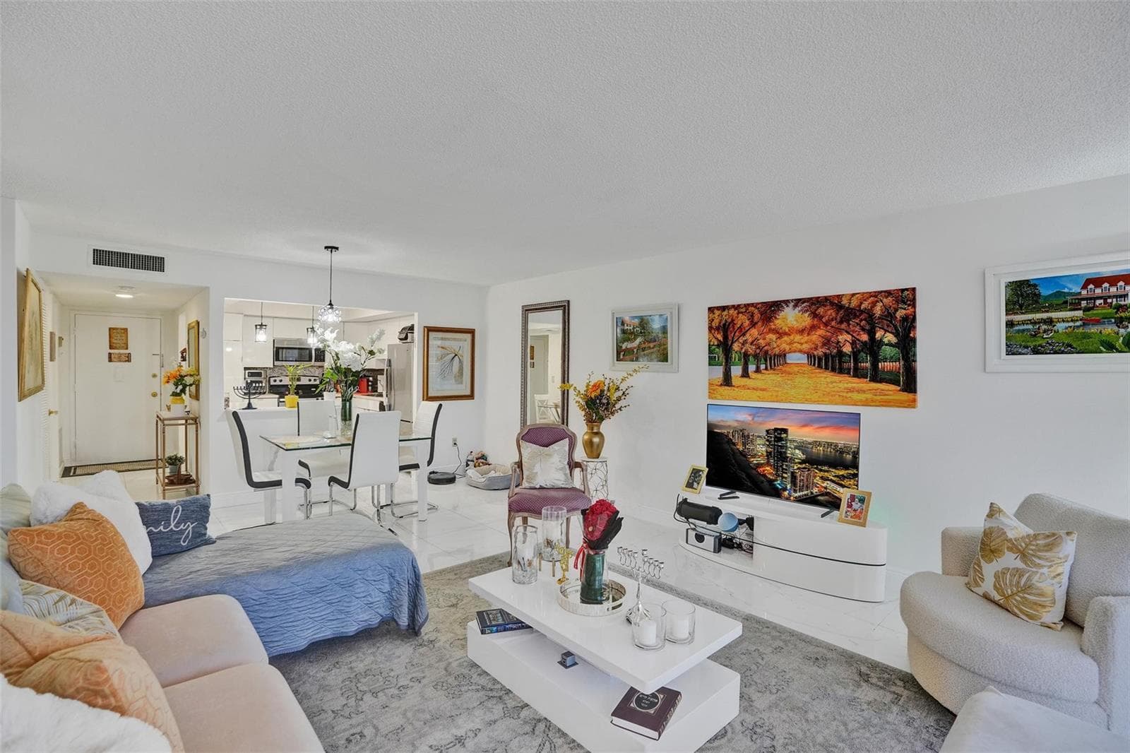 18041 Biscayne Boulevard 503 photo 6