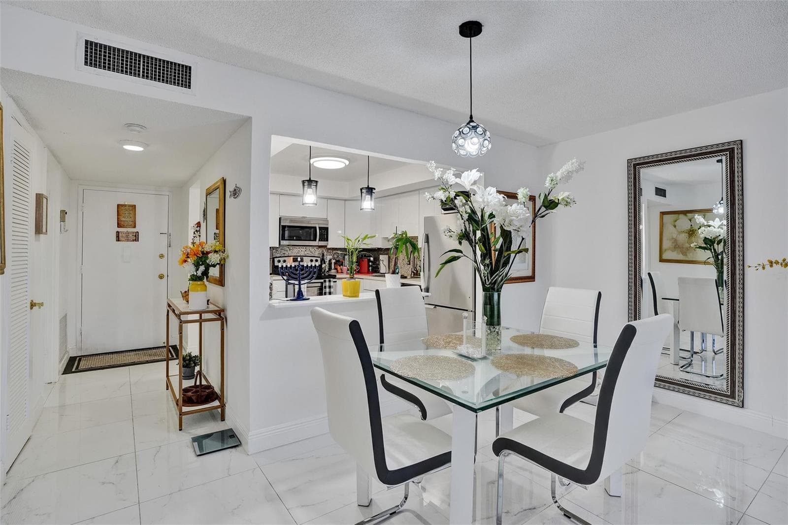 18041 Biscayne Boulevard 503 photo 12