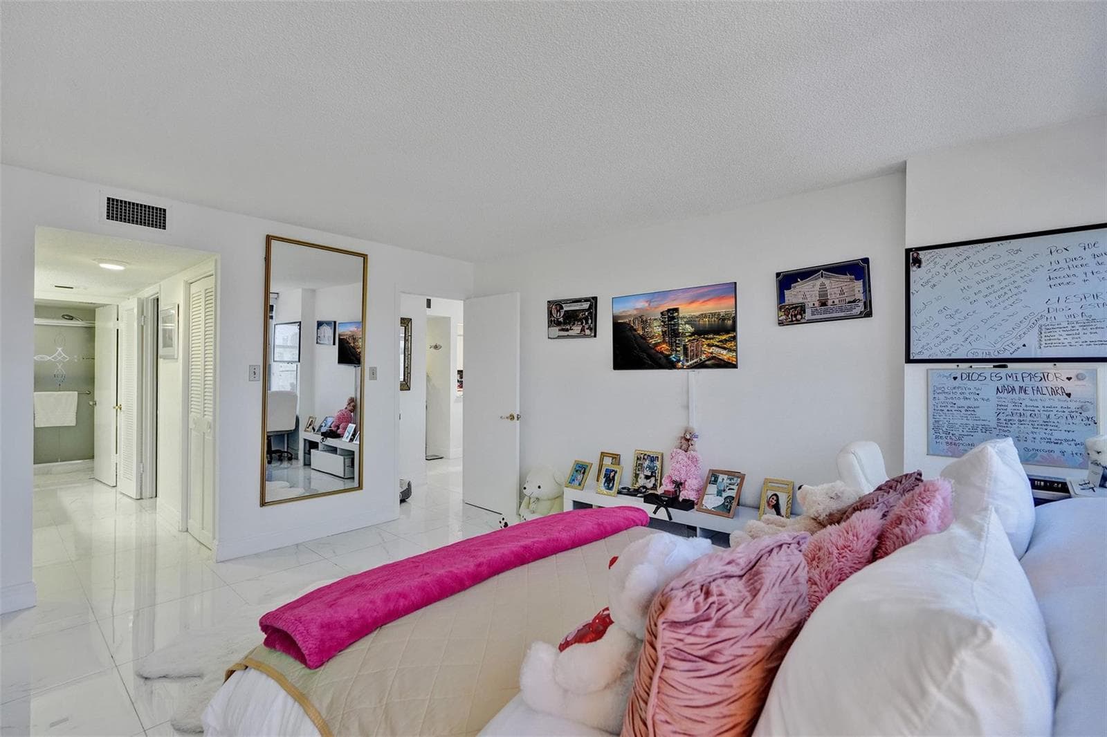 18041 Biscayne Boulevard 503 photo 20