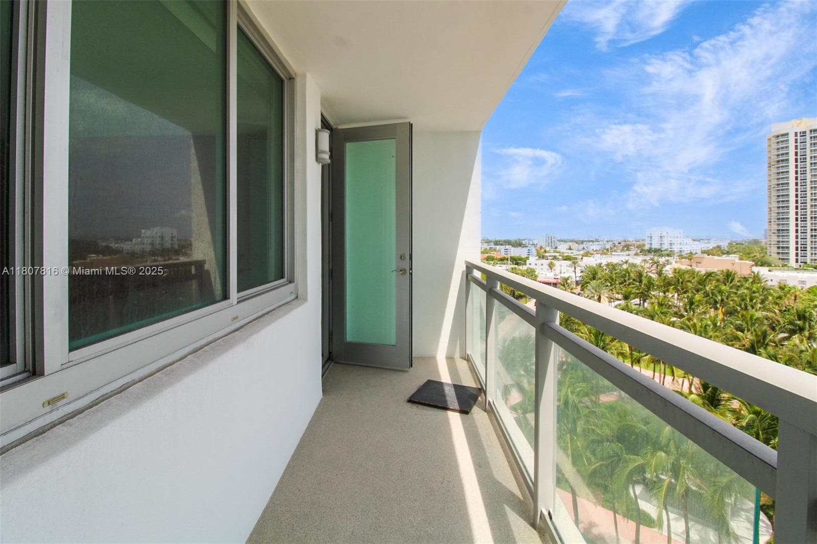 7135 Collins Ave 934 photo 1