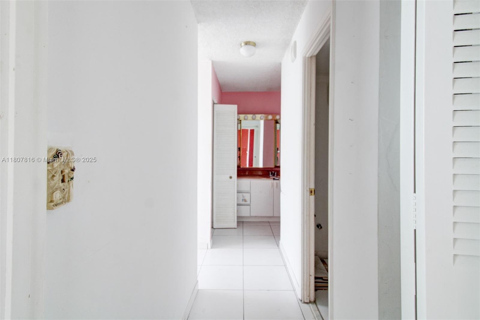 7135 Collins Ave 934 photo 5
