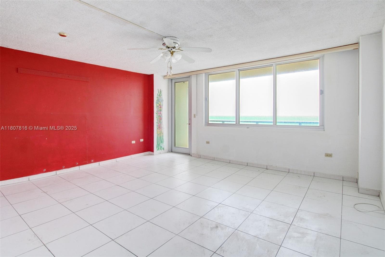 7135 Collins Ave 934 photo 4