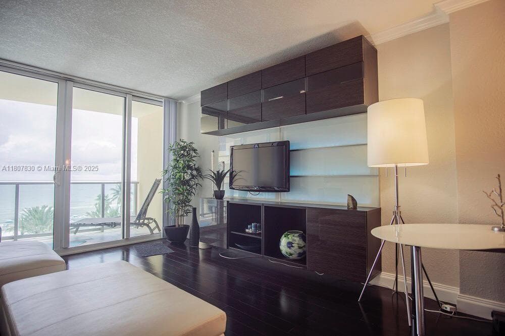 2501 S Ocean Dr 520 photo 2