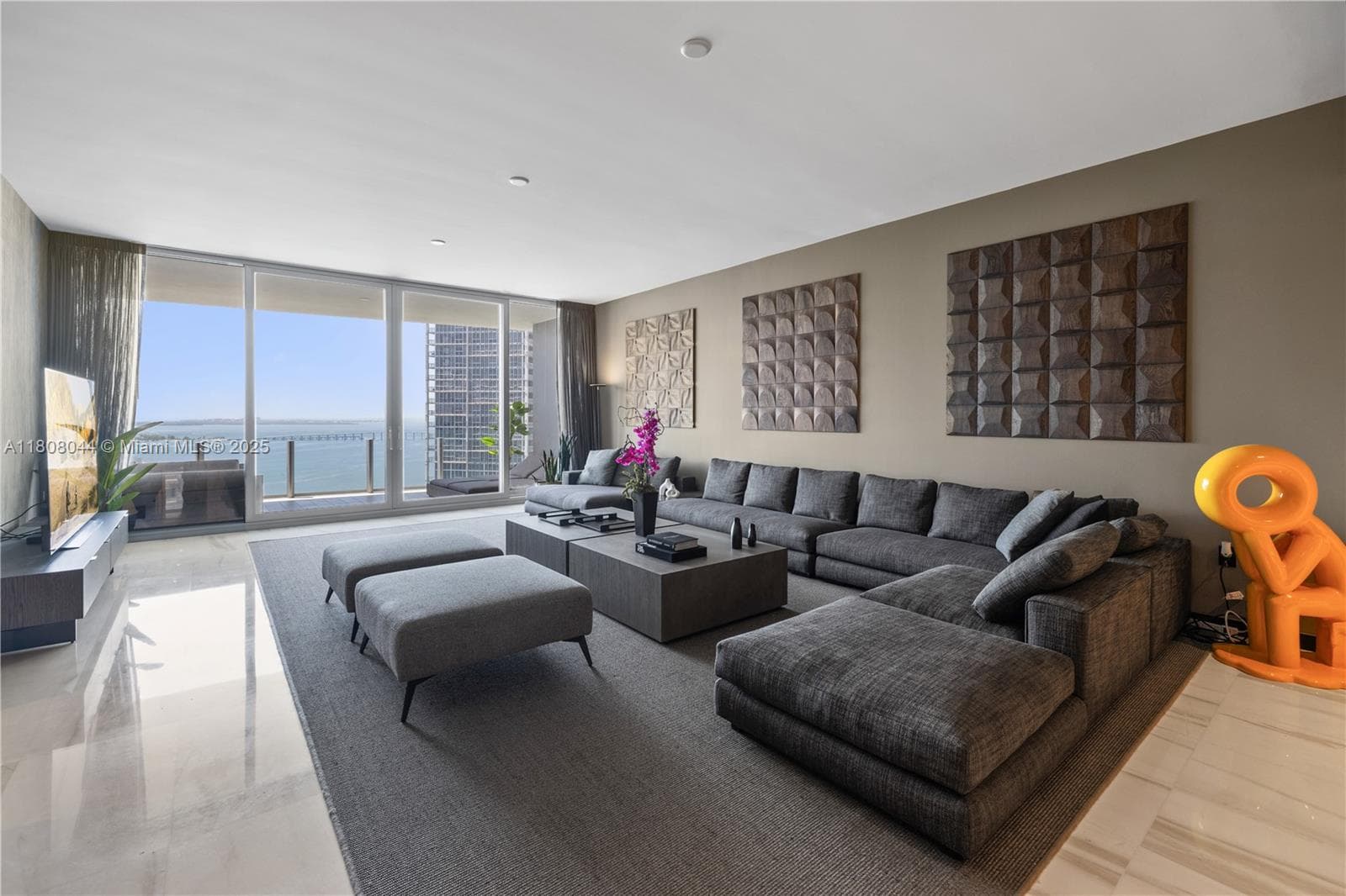 300 Biscayne Blvd Way 3104 photo 2