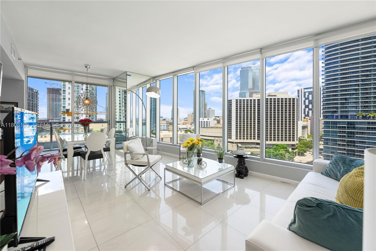 485 Brickell Ave 1604 photo 2