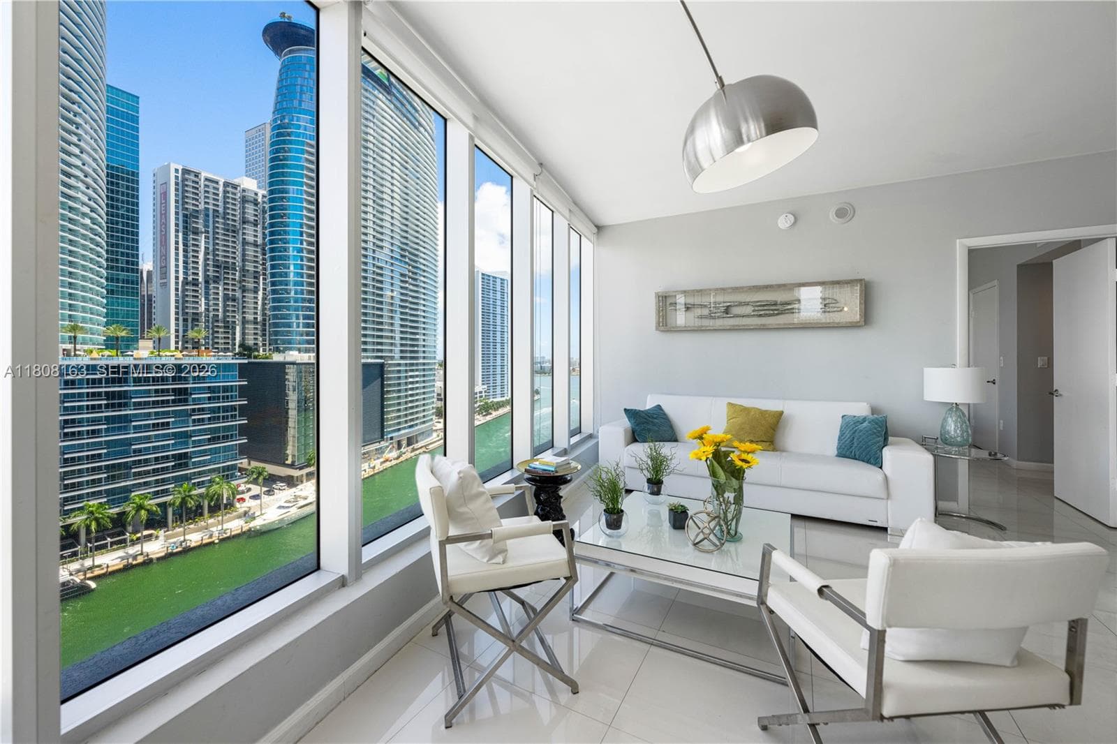 485 Brickell Ave 1604 photo 1