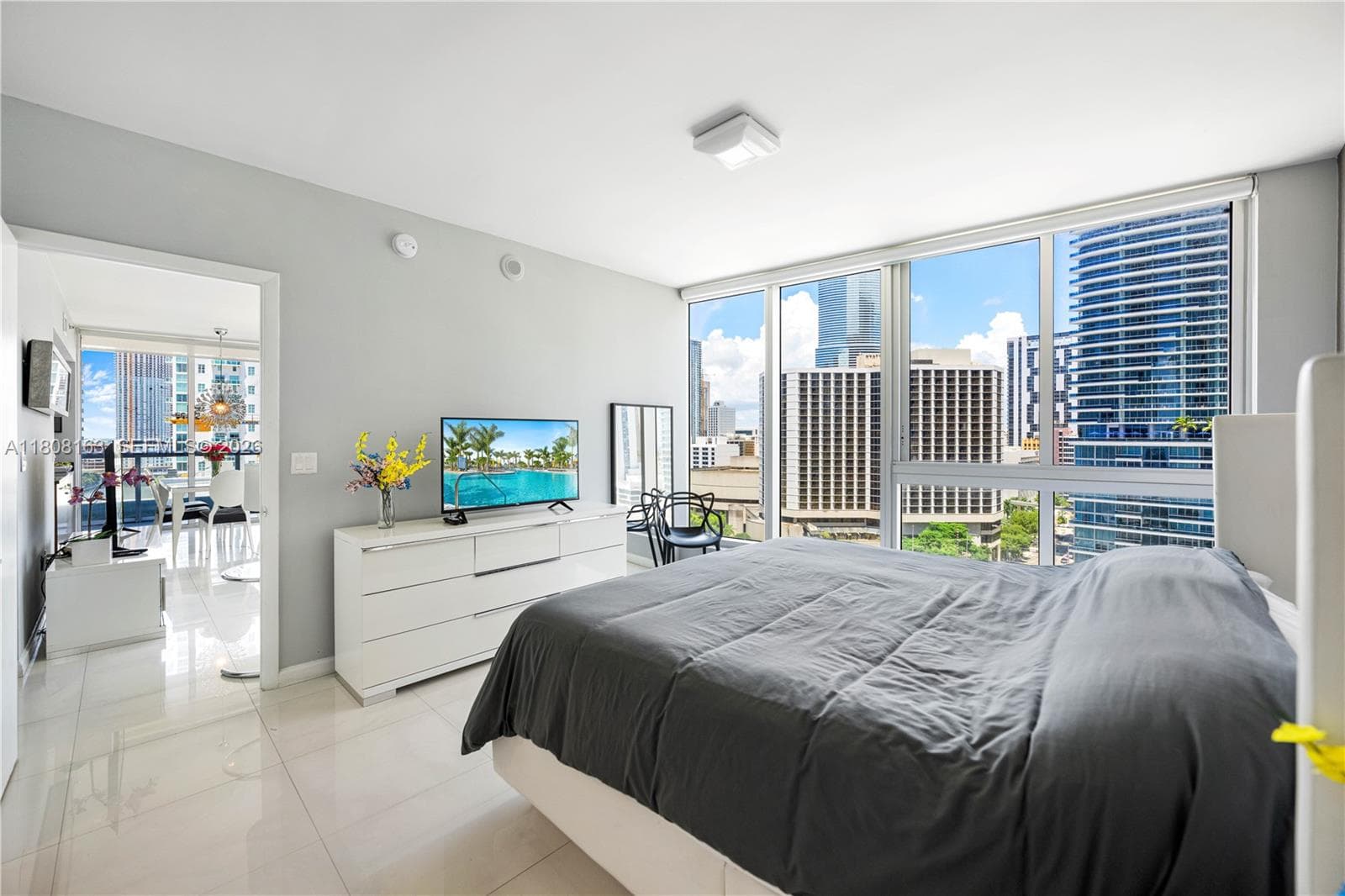 485 Brickell Ave 1604 photo 9