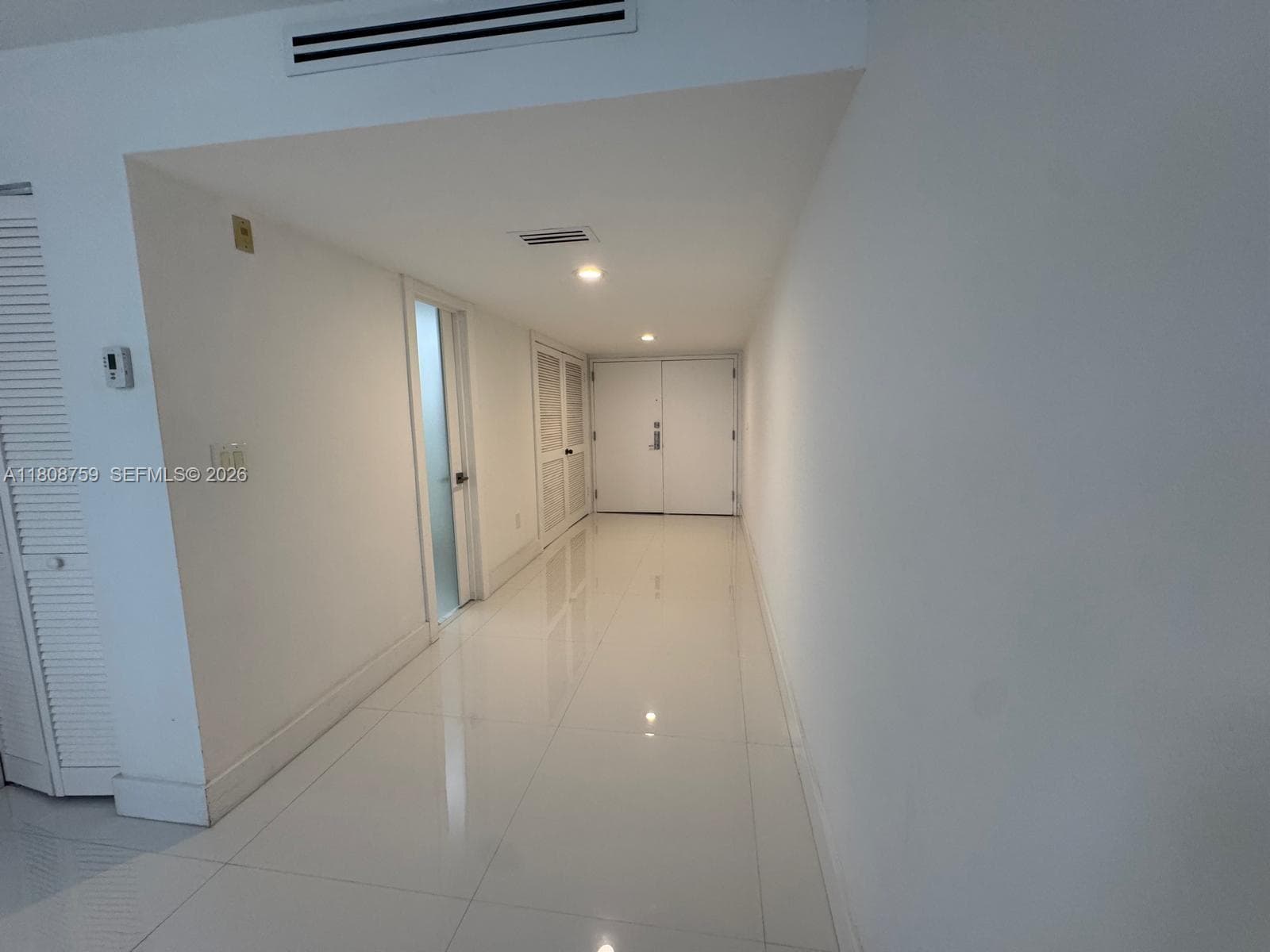 6423 Collins Ave 1001 photo 2