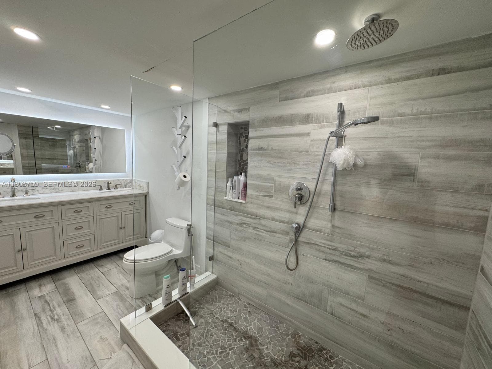 6423 Collins Ave 1001 photo 13