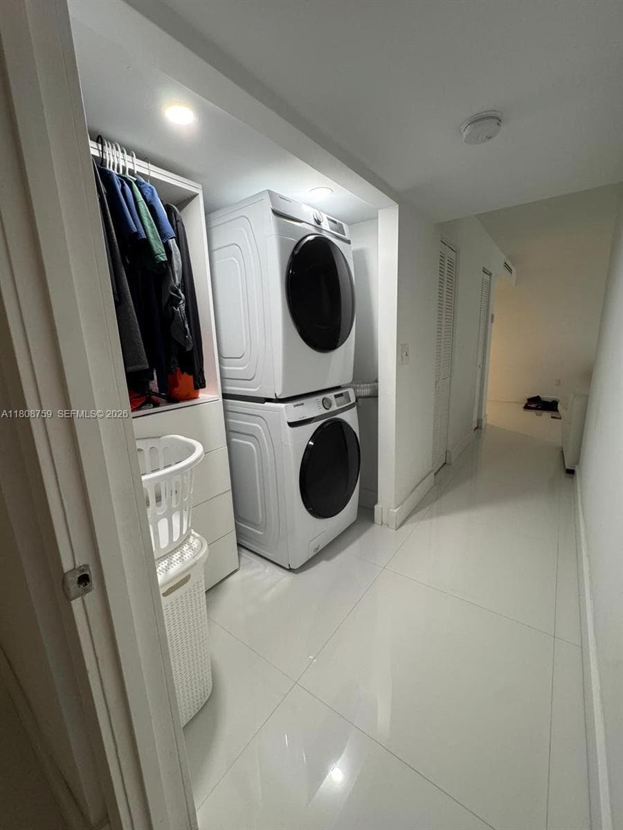 6423 Collins Ave 1001 photo 15