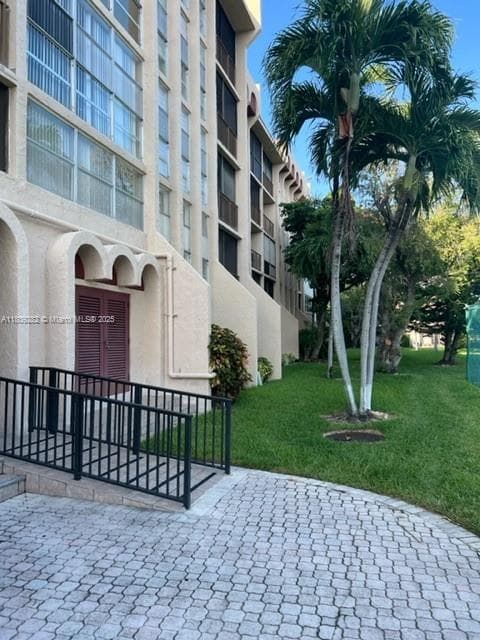 2001 Atlantic Shores Blvd 105 photo 2