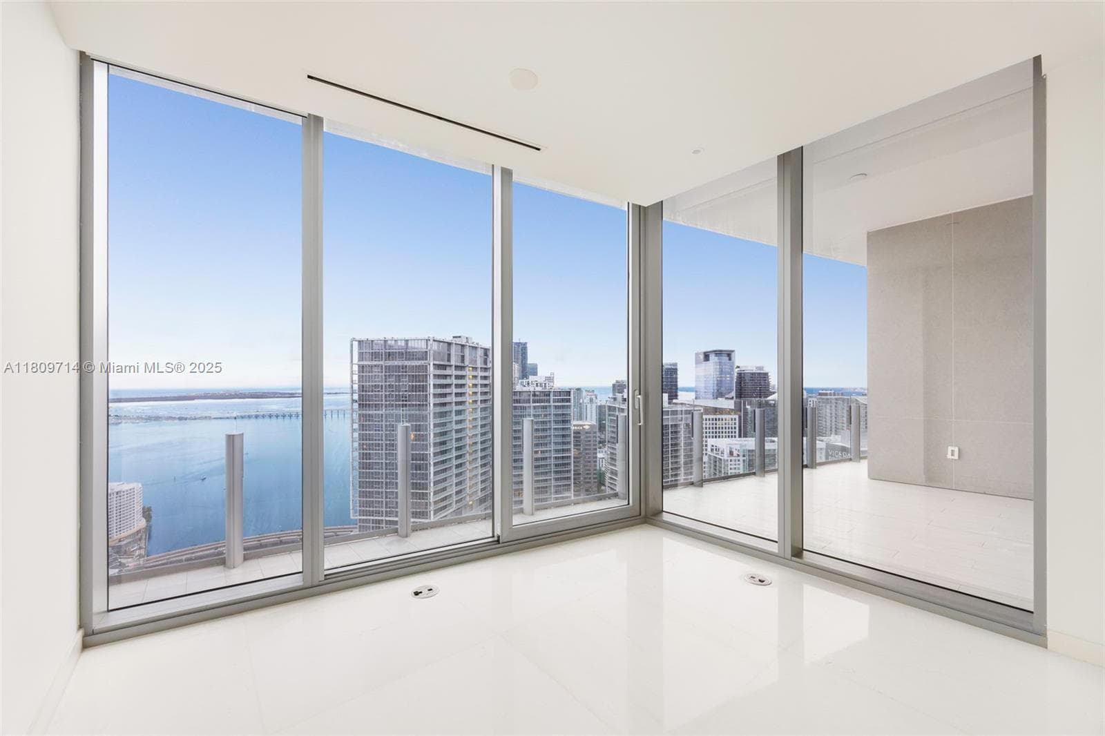 300 Biscayne Blvd Way 5205W photo 22