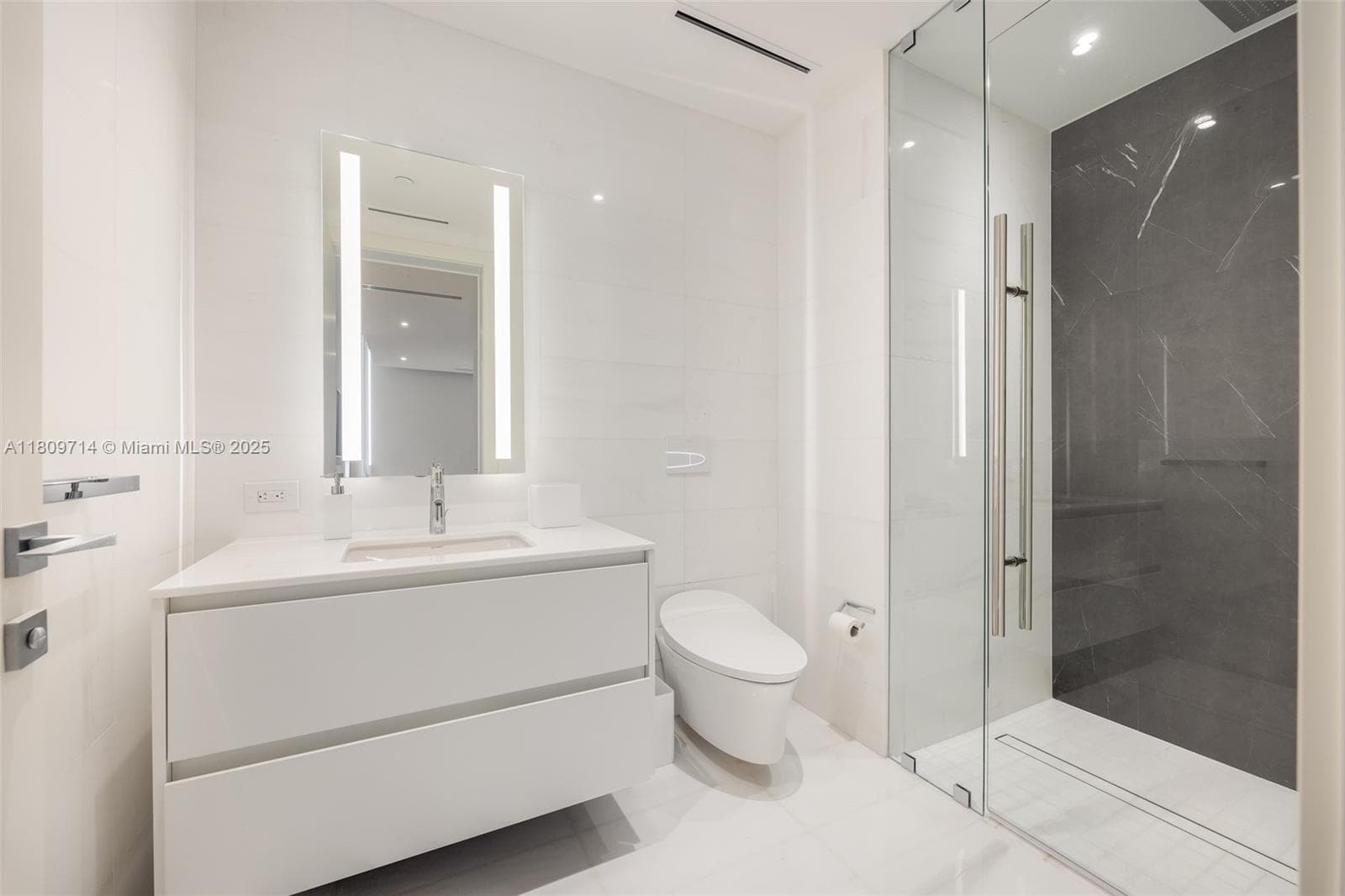 300 Biscayne Blvd Way 5205W photo 24