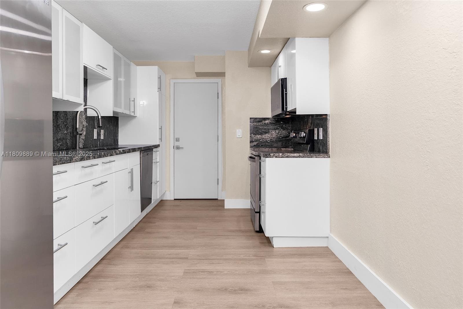 1904 S Ocean Dr 1004 photo 16