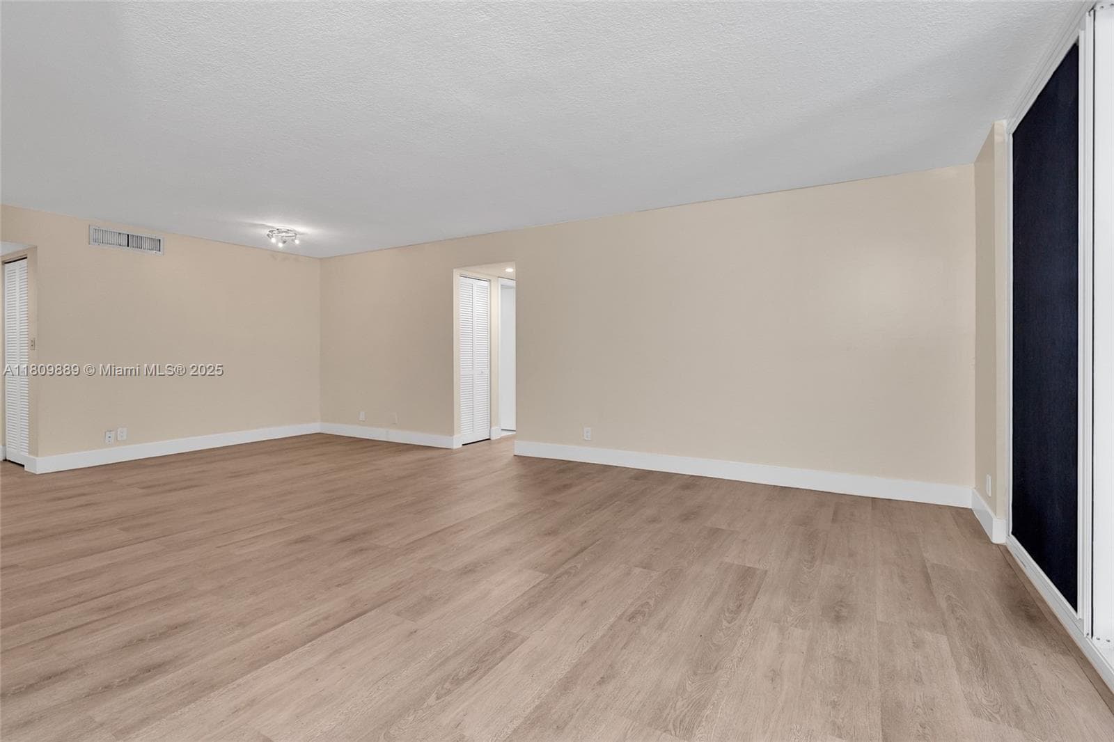 1904 S Ocean Dr 1004 photo 25