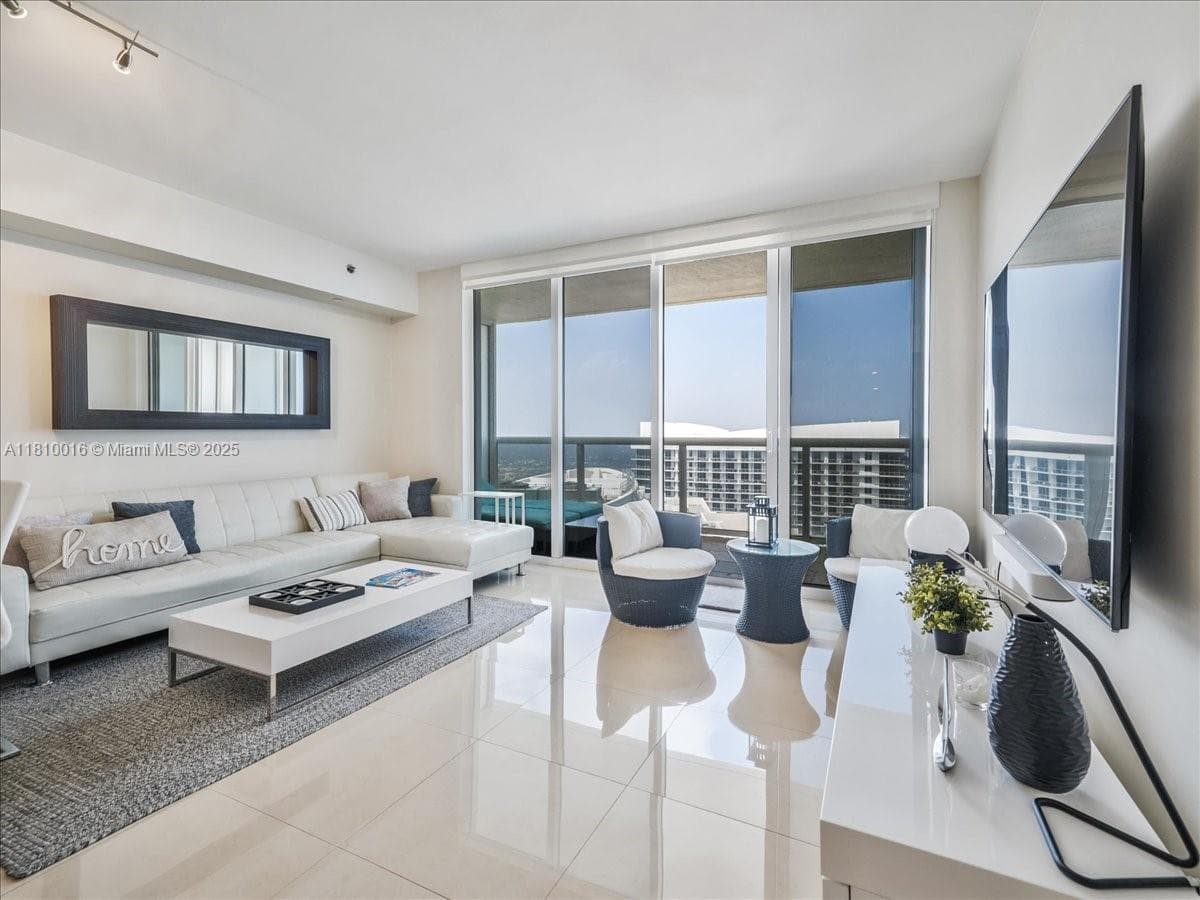 1830 S Ocean Dr 5009 photo 6