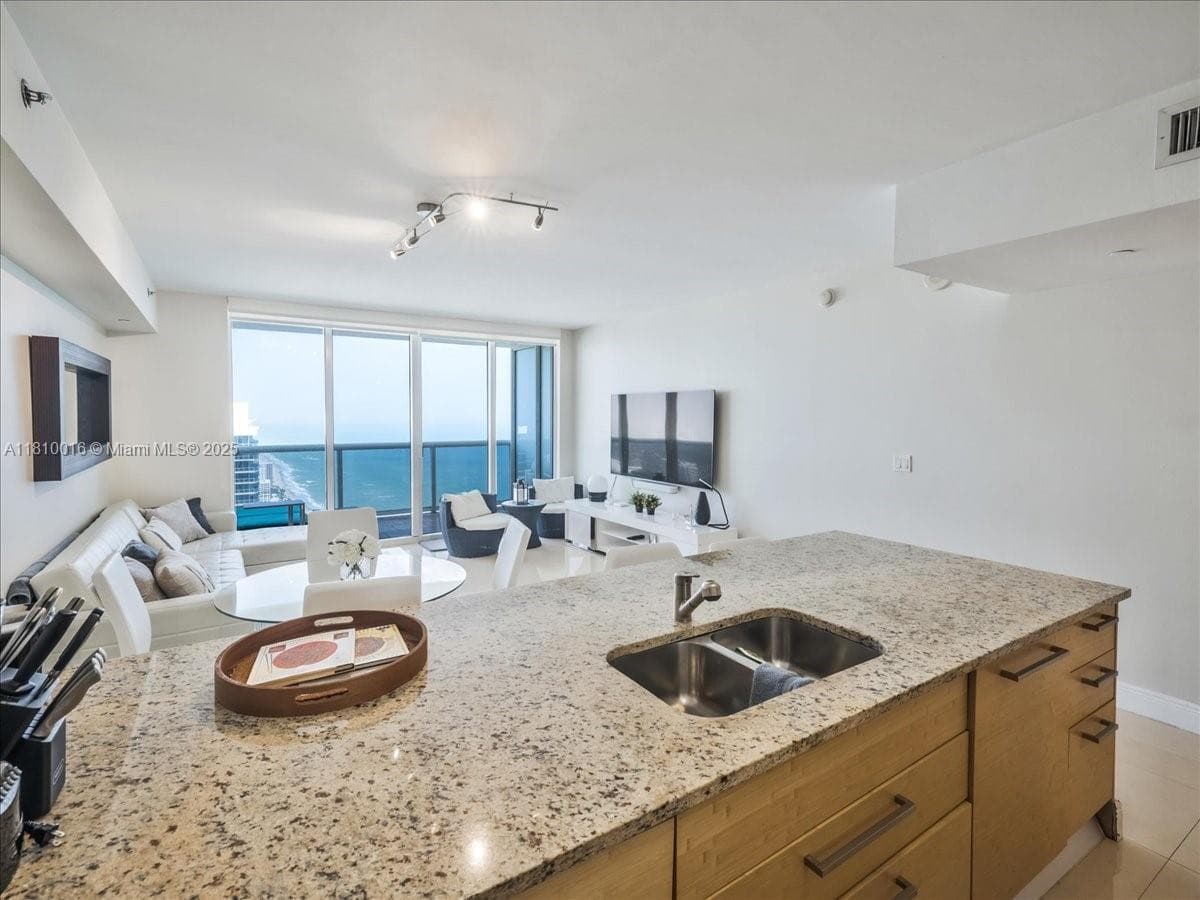 1830 S Ocean Dr 5009 photo 12