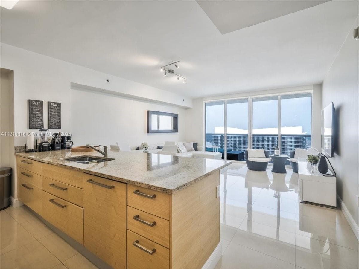 1830 S Ocean Dr 5009 photo 7