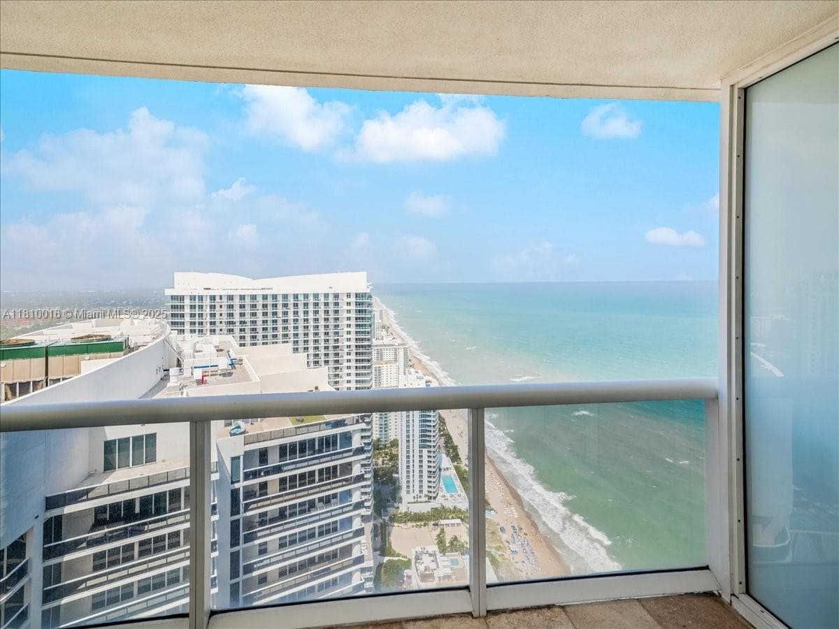 1830 S Ocean Dr 5009 photo 1