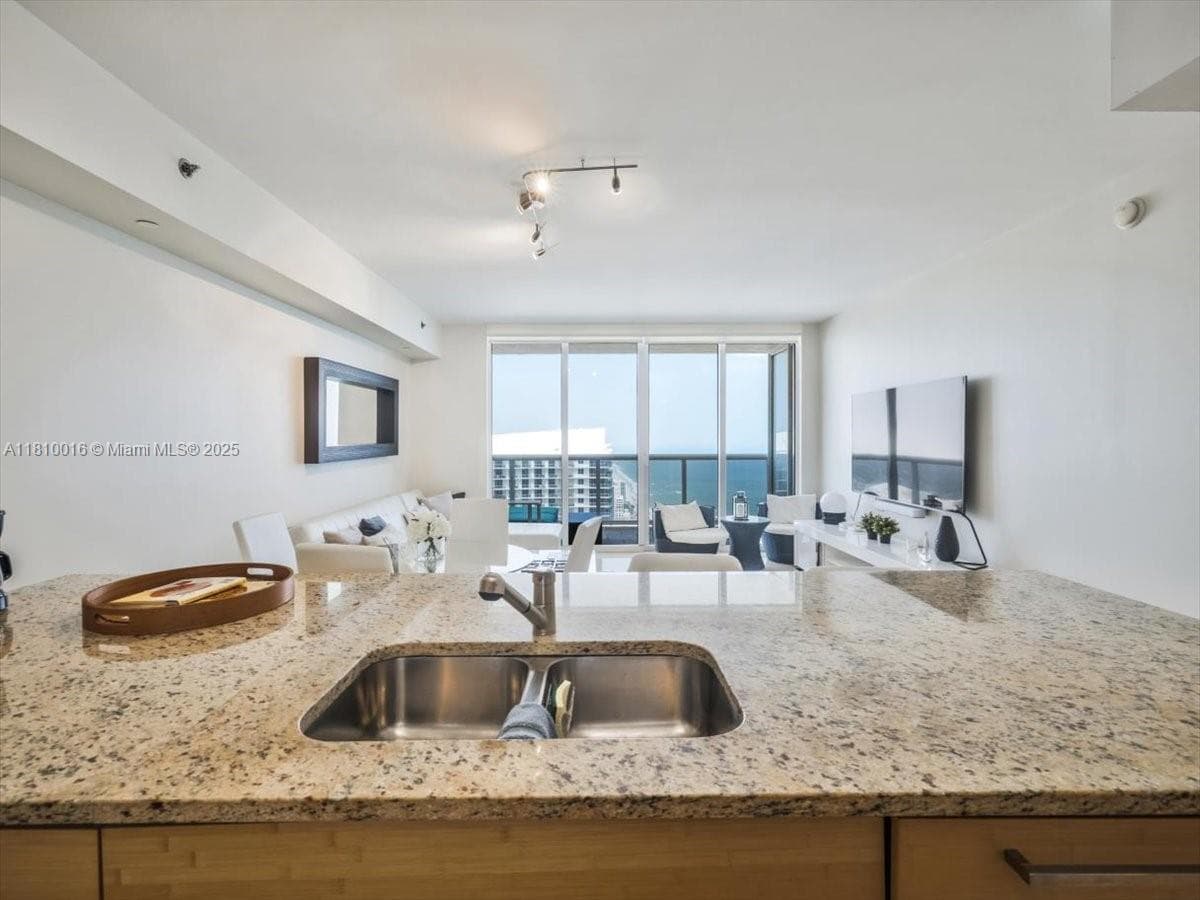 1830 S Ocean Dr 5009 photo 20