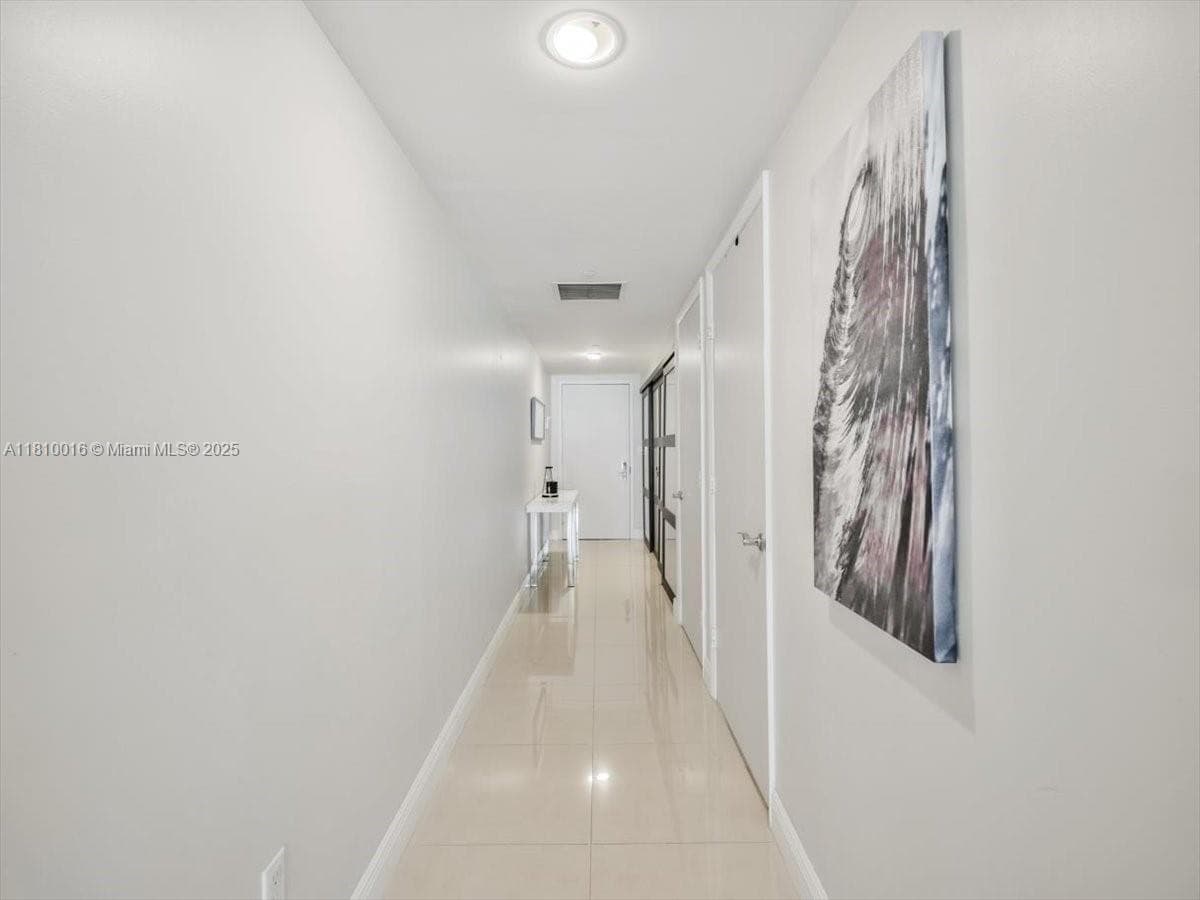 1830 S Ocean Dr 5009 photo 8