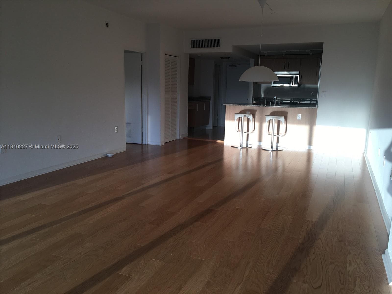 10275 Collins Ave 628 photo 7