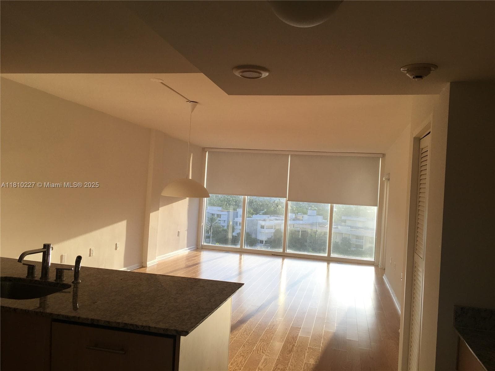 10275 Collins Ave 628 photo 5