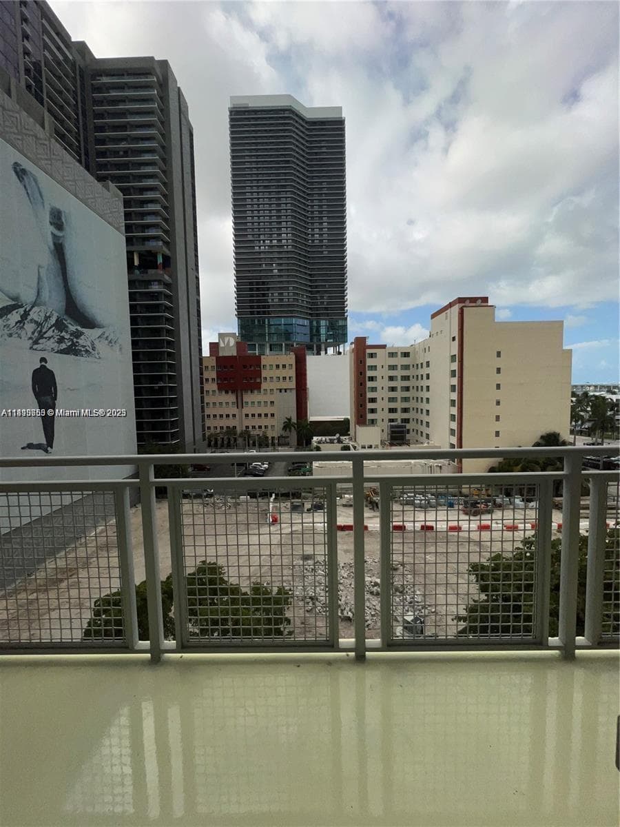 244 Biscayne Blvd 643 photo 5