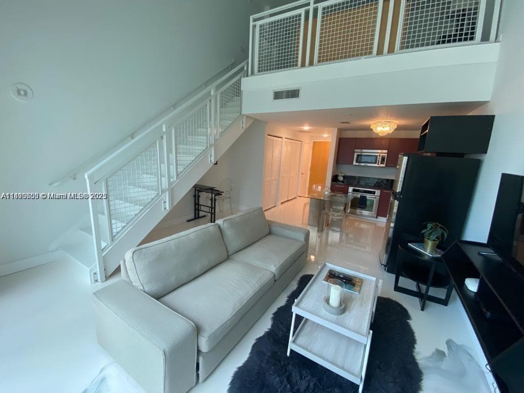 244 Biscayne Blvd 643 photo 4