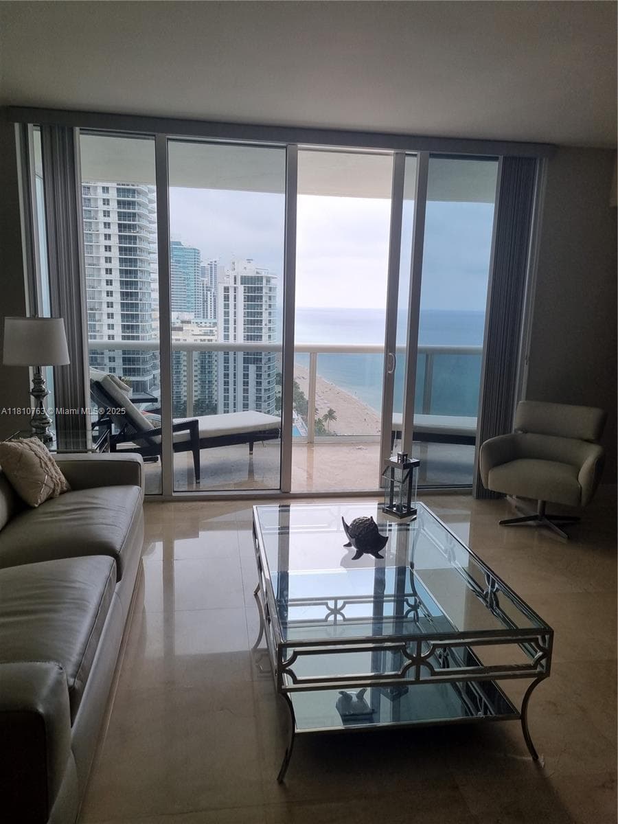 1830 S Ocean Dr 2312 photo 3