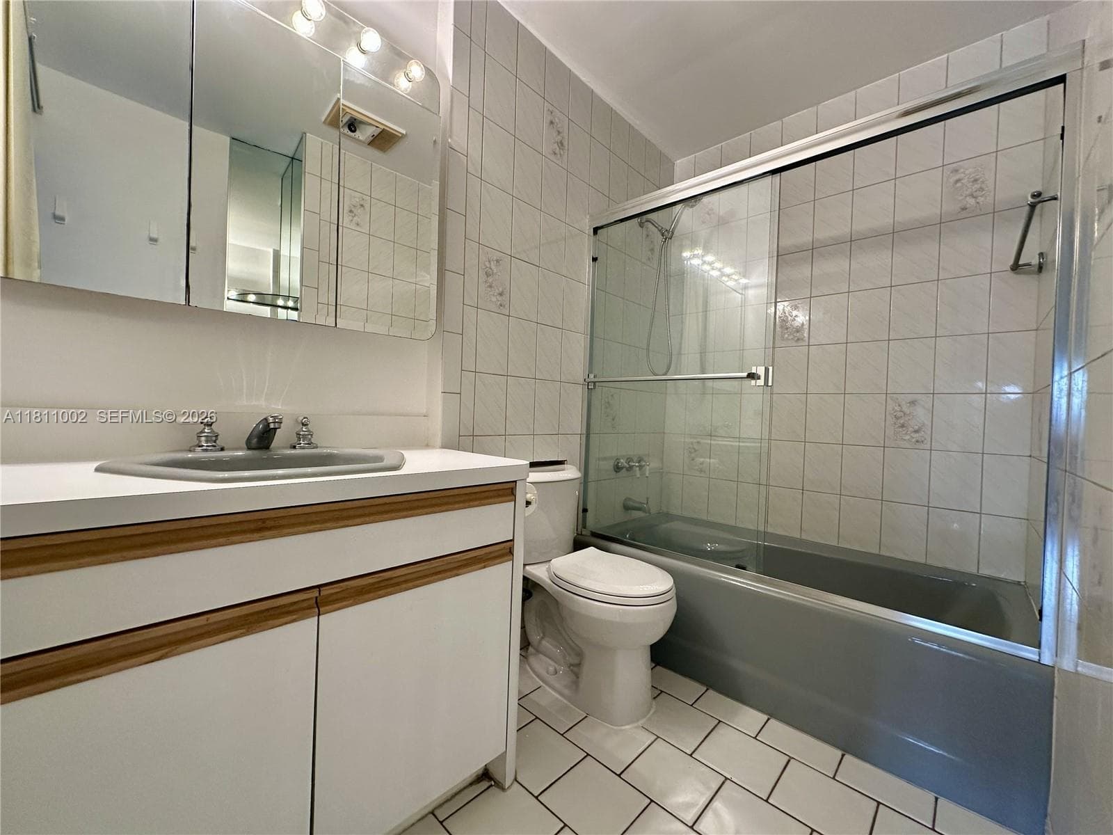 3545 167th St 204 photo 16