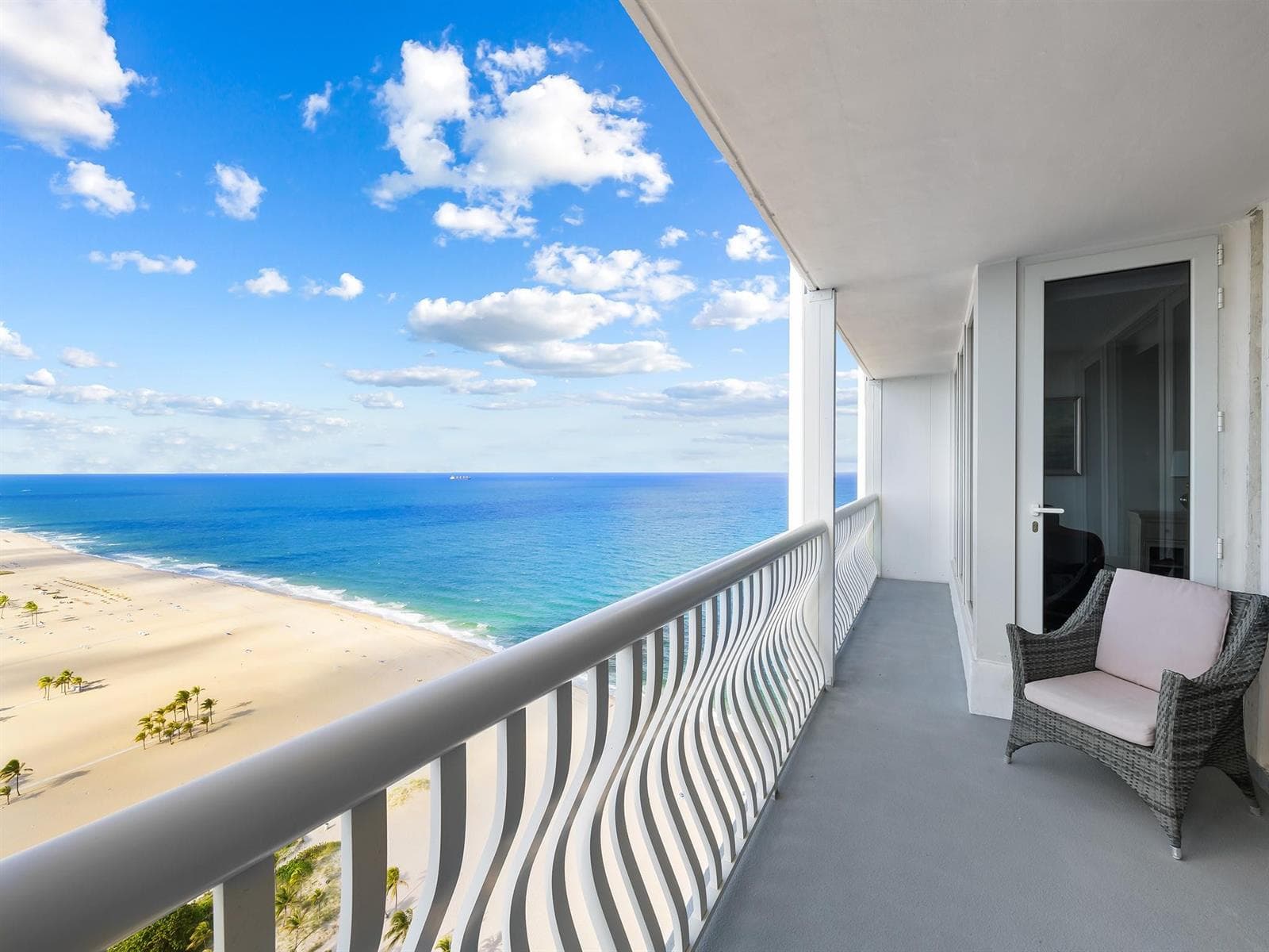 2200 S Ocean Lane 2607 photo 6