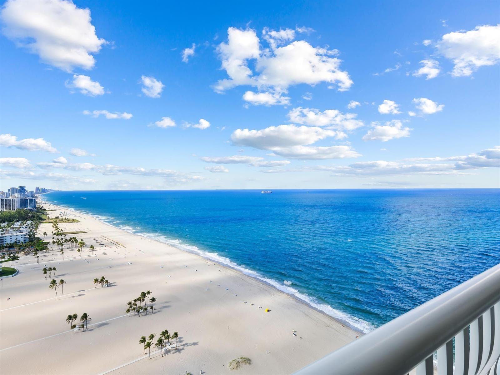 2200 S Ocean Lane 2607 photo 3