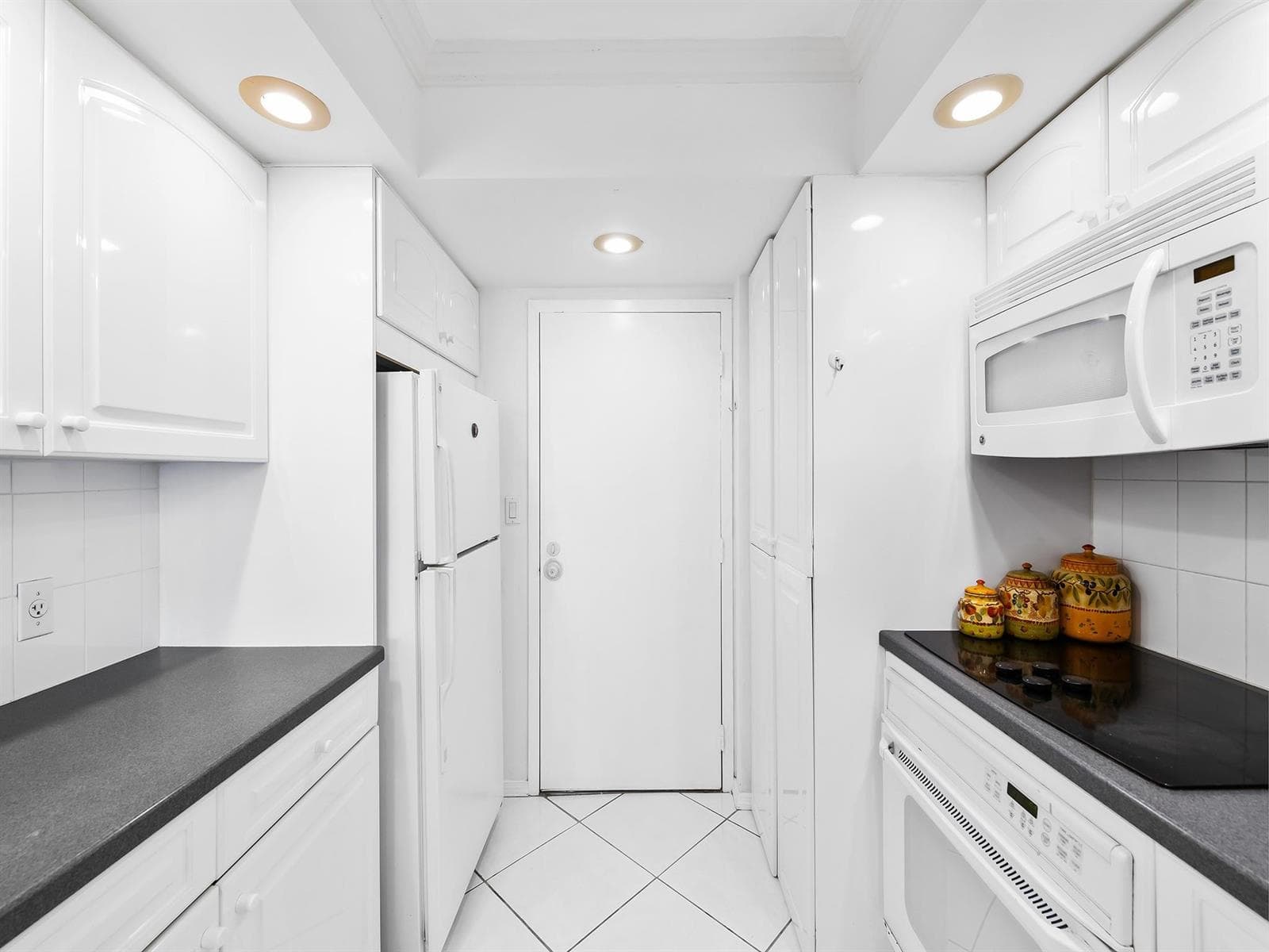 2200 S Ocean Lane 2607 photo 9