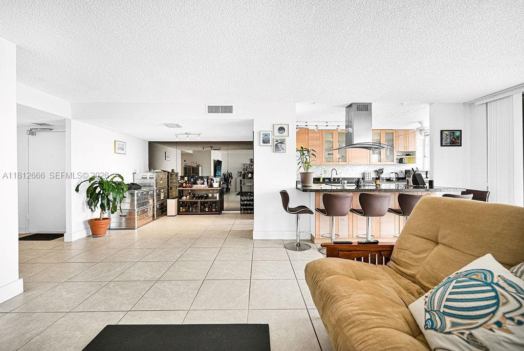 18041 Biscayne Blvd 1201 photo 6