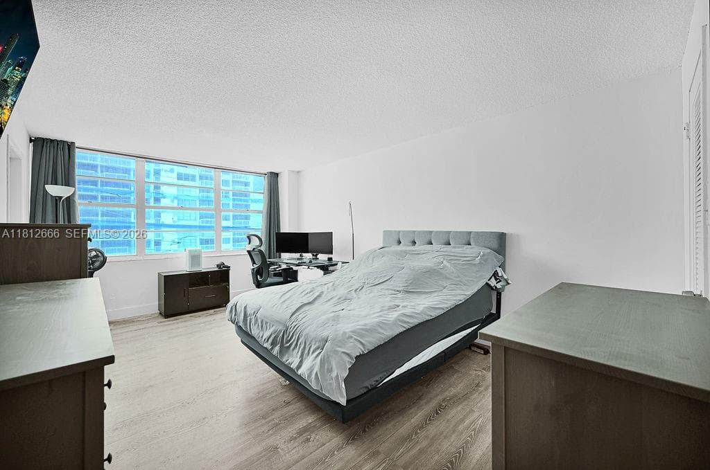 18041 Biscayne Blvd 1201 photo 7