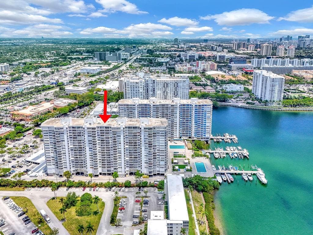 18041 Biscayne Blvd 1201 photo 24