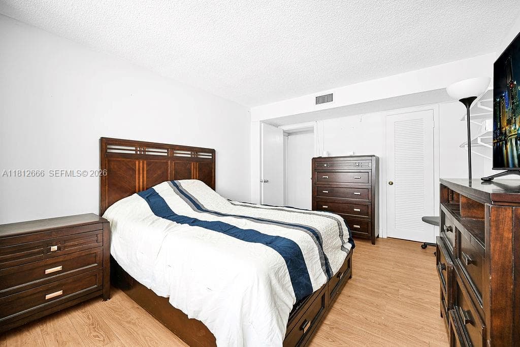 18041 Biscayne Blvd 1201 photo 11