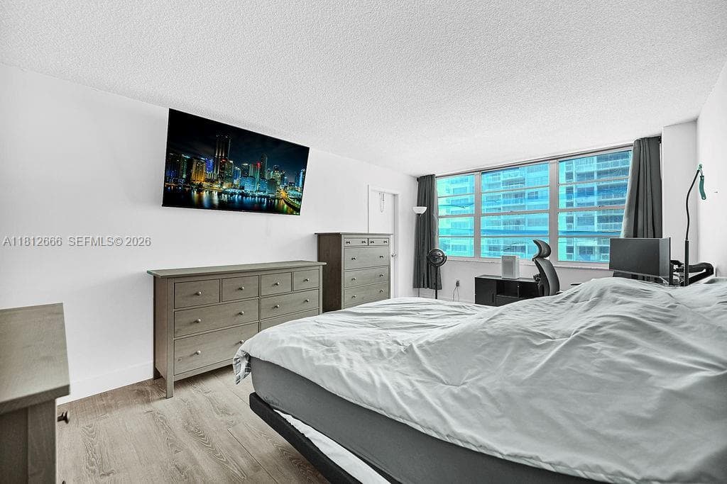 18041 Biscayne Blvd 1201 photo 8