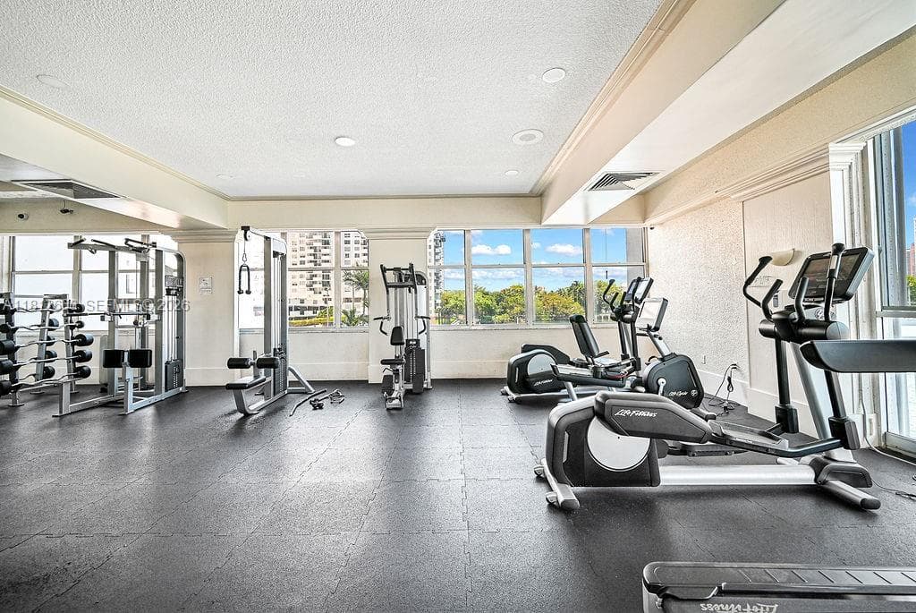 18041 Biscayne Blvd 1201 photo 21