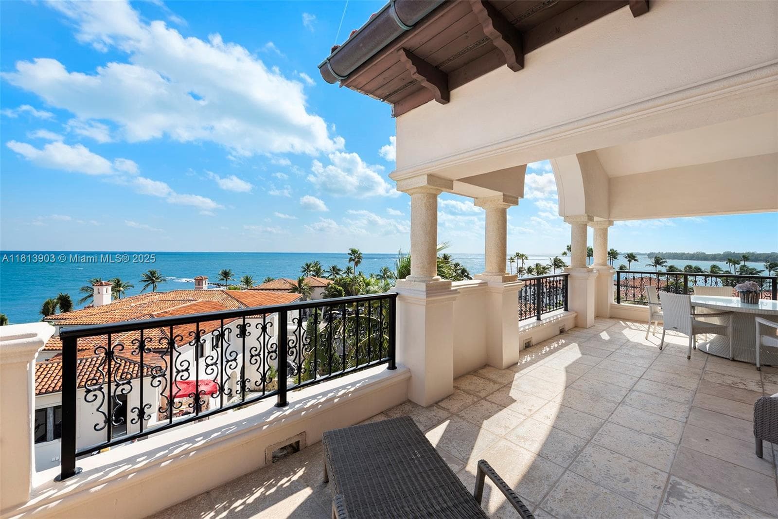19253 Fisher Island Dr 19253 photo 2