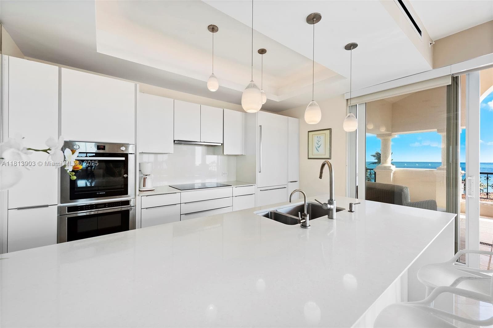 19253 Fisher Island Dr 19253 photo 12