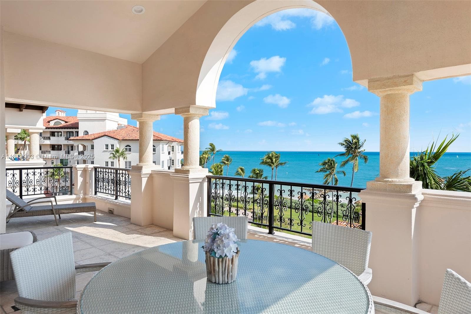 19253 Fisher Island Dr 19253 photo 1