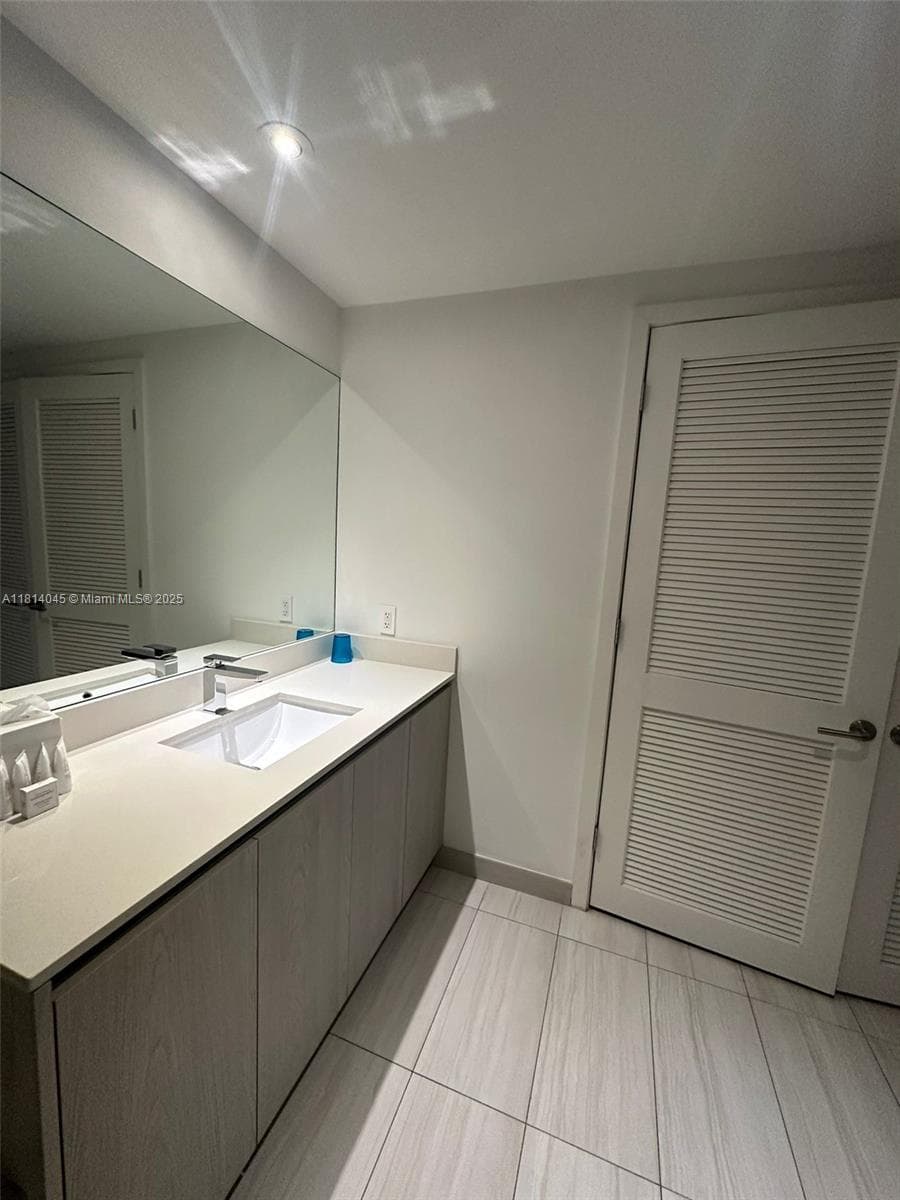 4010 S Ocean Dr R1507 photo 7