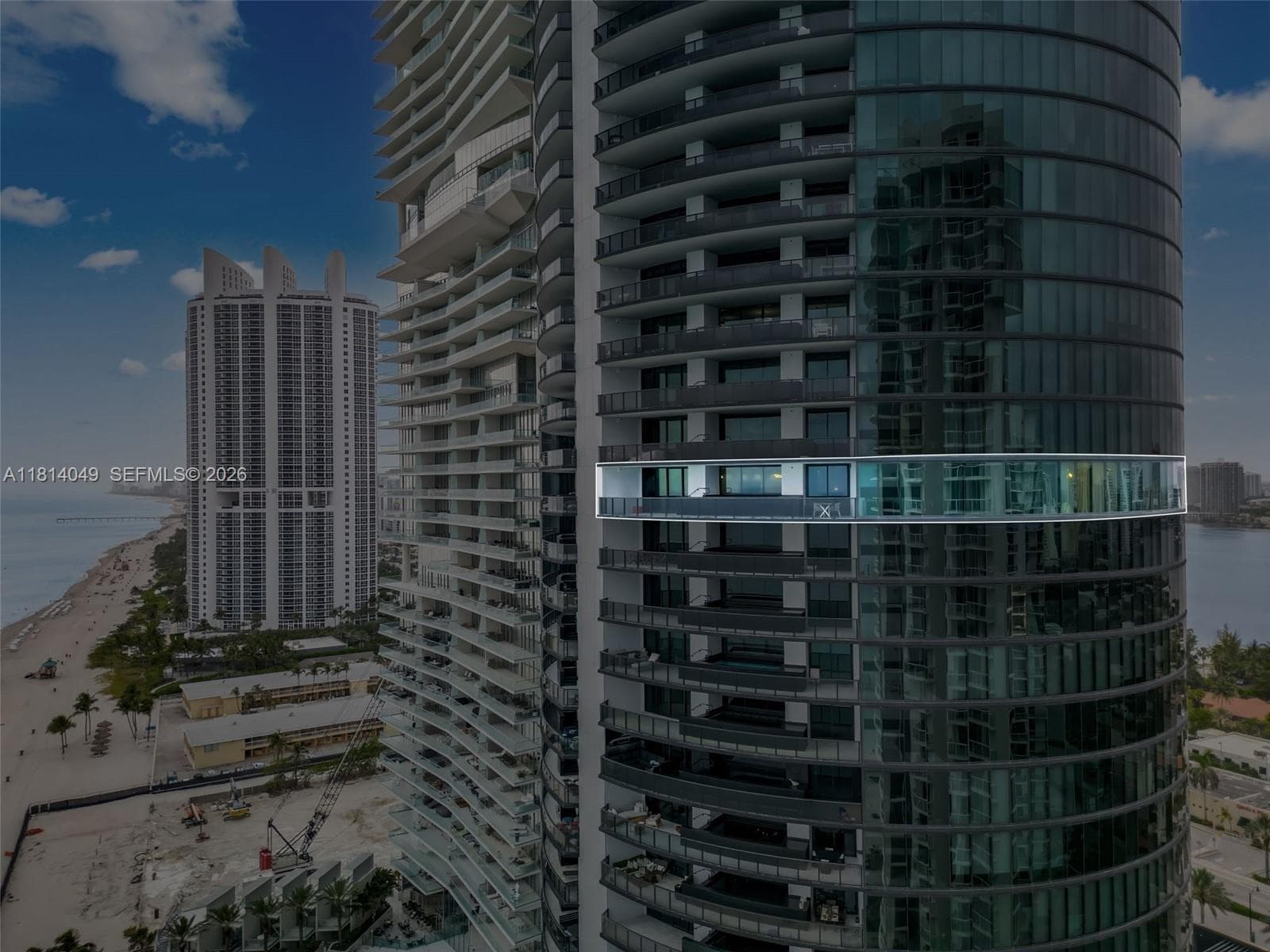 18555 Collins Ave 2105 photo 3