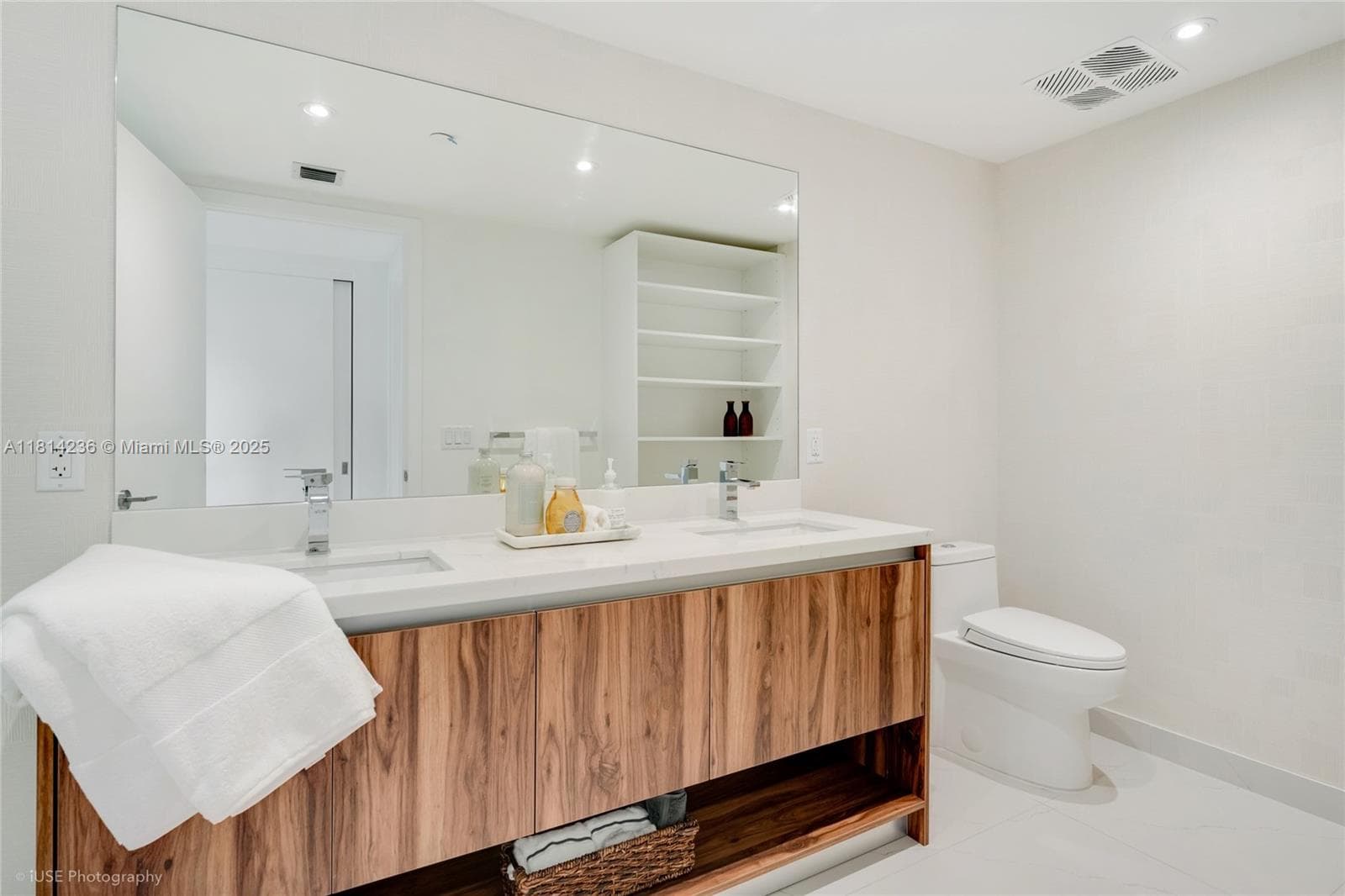 9901 W Bay Harbor Dr 601 photo 25