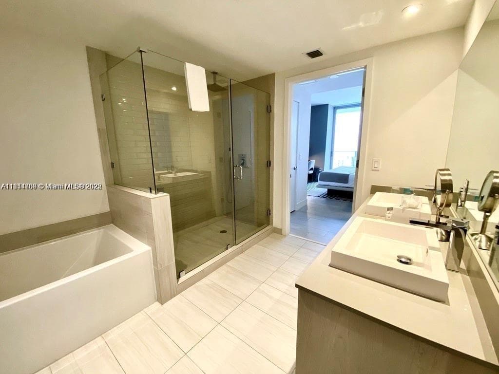 4010 S Ocean Dr R1905 photo 17