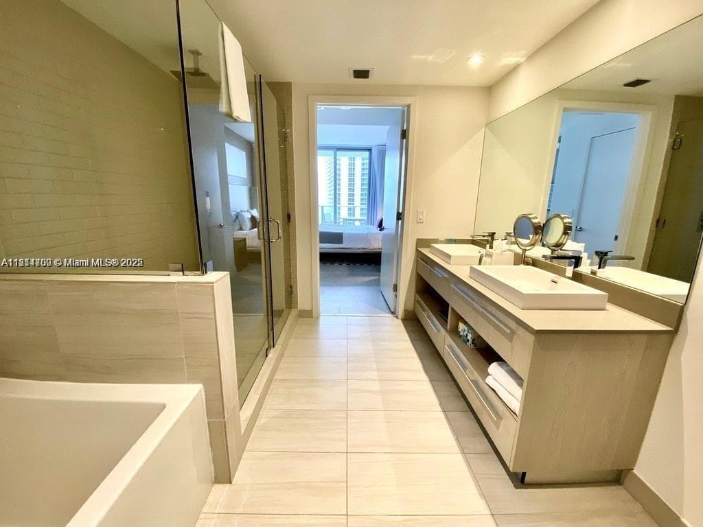 4010 S Ocean Dr R1905 photo 16