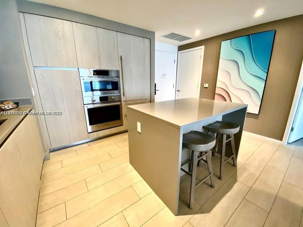 4010 S Ocean Dr R1905 photo 1