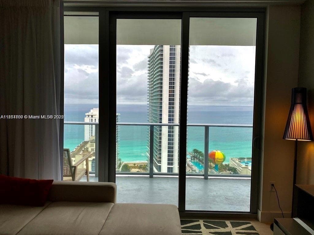 4010 S Ocean Dr R1905 photo 5